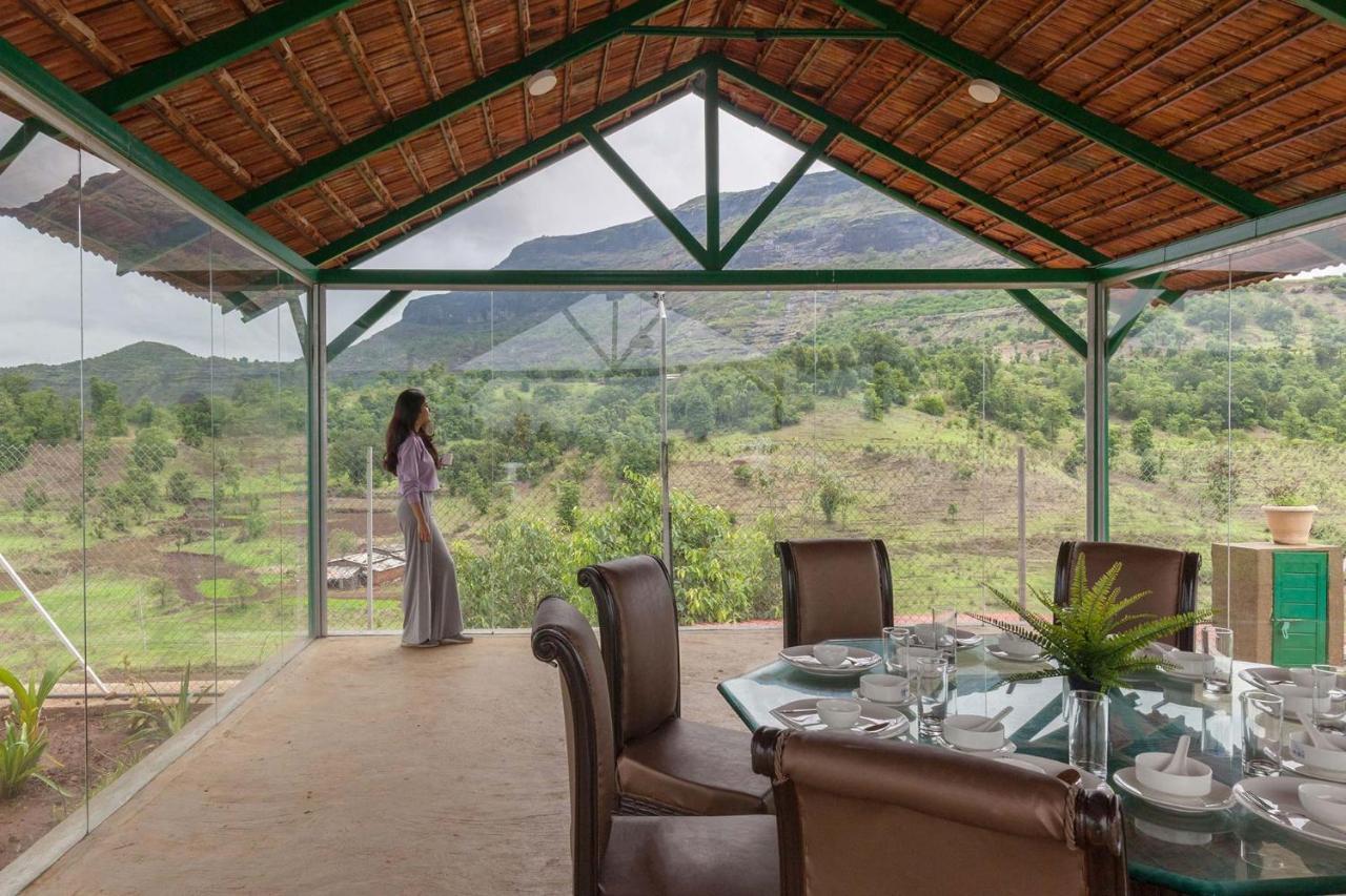 Stayvista'S Ficus Farms - Mountain-View Haven With Rustic Artsy Interiors, Outdoor Pool, Glasshouse, Home Theatre & Karaoke Delight Igatpuri Exterior photo