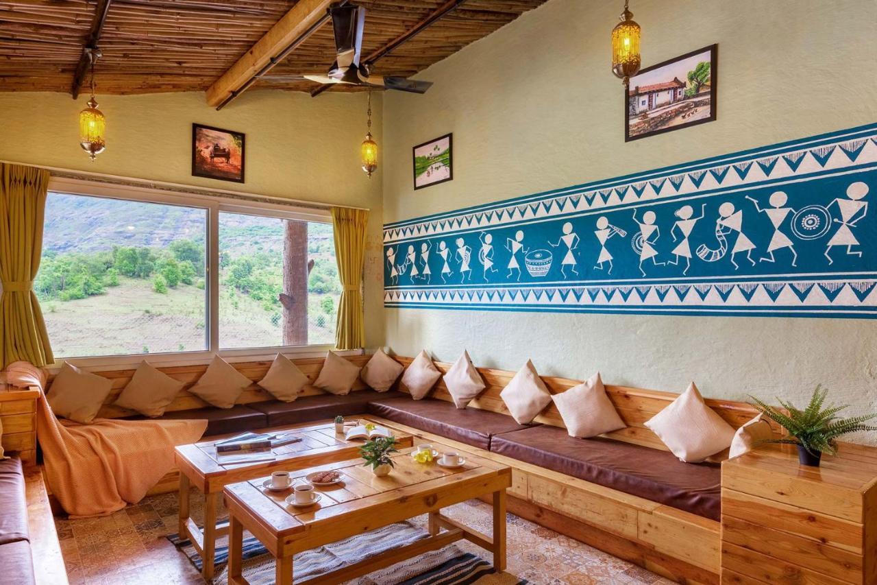 Stayvista'S Ficus Farms - Mountain-View Haven With Rustic Artsy Interiors, Outdoor Pool, Glasshouse, Home Theatre & Karaoke Delight Igatpuri Exterior photo