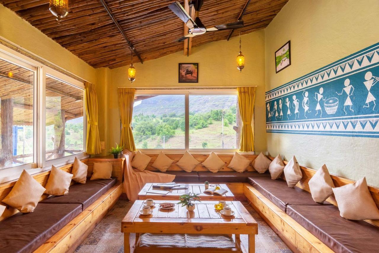 Stayvista'S Ficus Farms - Mountain-View Haven With Rustic Artsy Interiors, Outdoor Pool, Glasshouse, Home Theatre & Karaoke Delight Igatpuri Exterior photo
