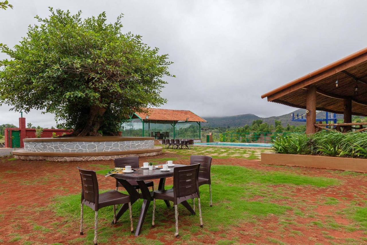 Stayvista'S Ficus Farms - Mountain-View Haven With Rustic Artsy Interiors, Outdoor Pool, Glasshouse, Home Theatre & Karaoke Delight Igatpuri Exterior photo